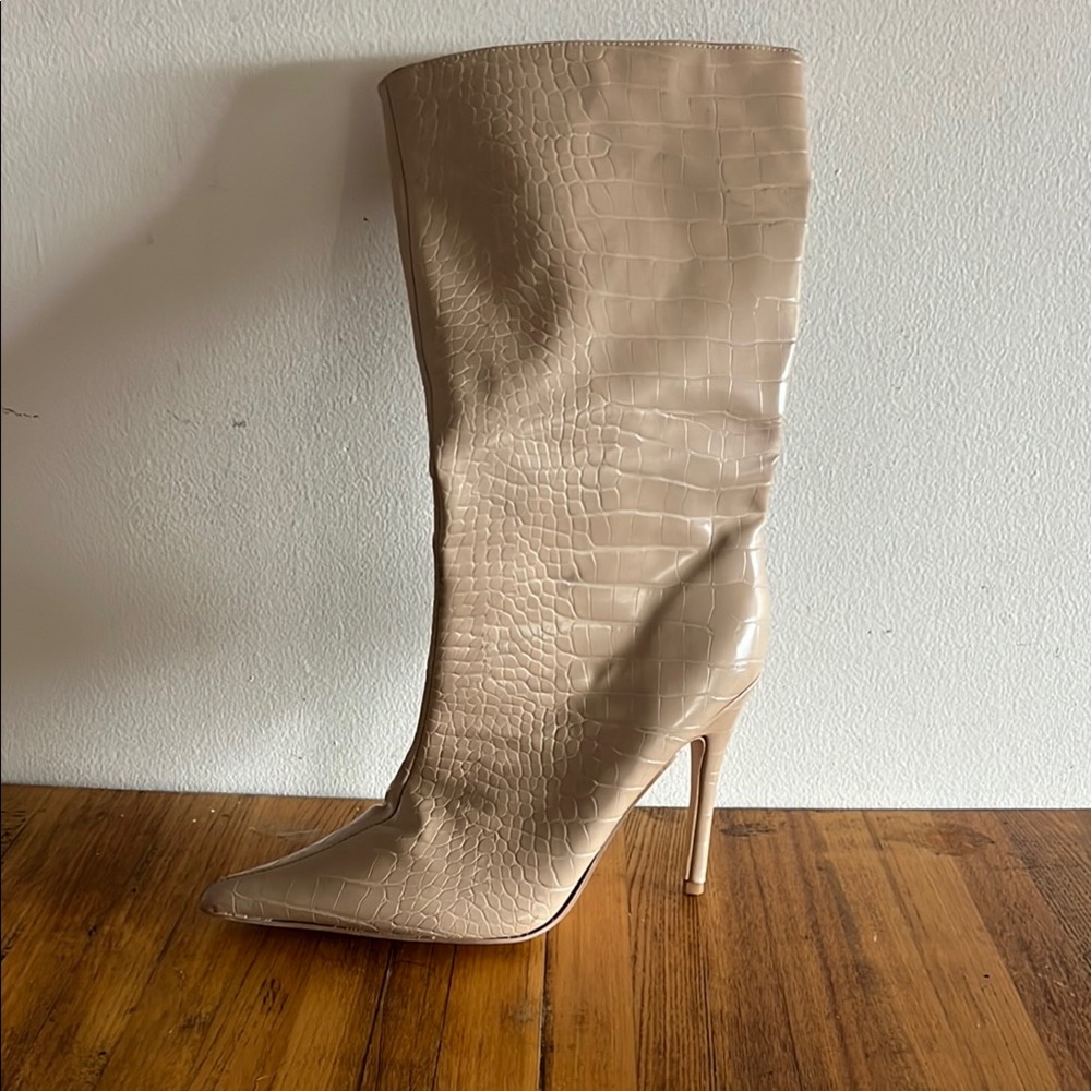 Elegant Tan Croc-Embossed Women's Boots